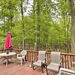 Relaxing Eagle Rock Resort Home - 1 Block To Lake!